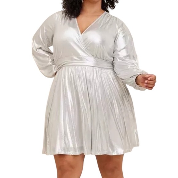 TORRID Metallic Silver Liquid Knit Surplice Mini Dress Size 1 / US 14/16 - Picture 1 of 9